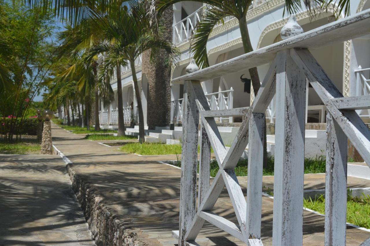 Twiga Beach Resort Watamu Exterior photo