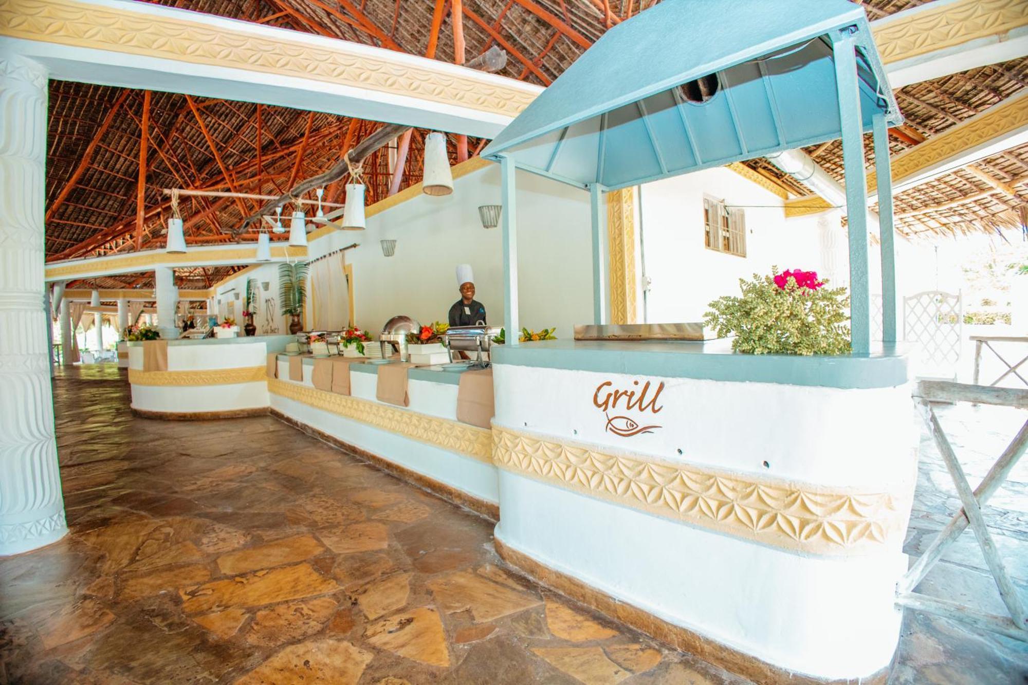 Twiga Beach Resort Watamu Exterior photo
