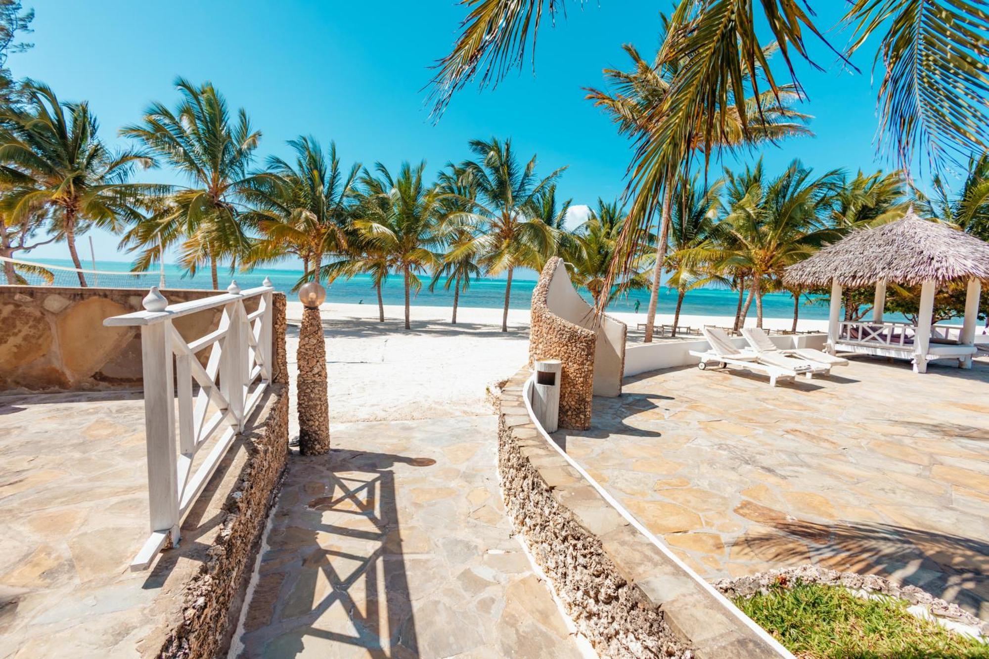 Twiga Beach Resort Watamu Exterior photo