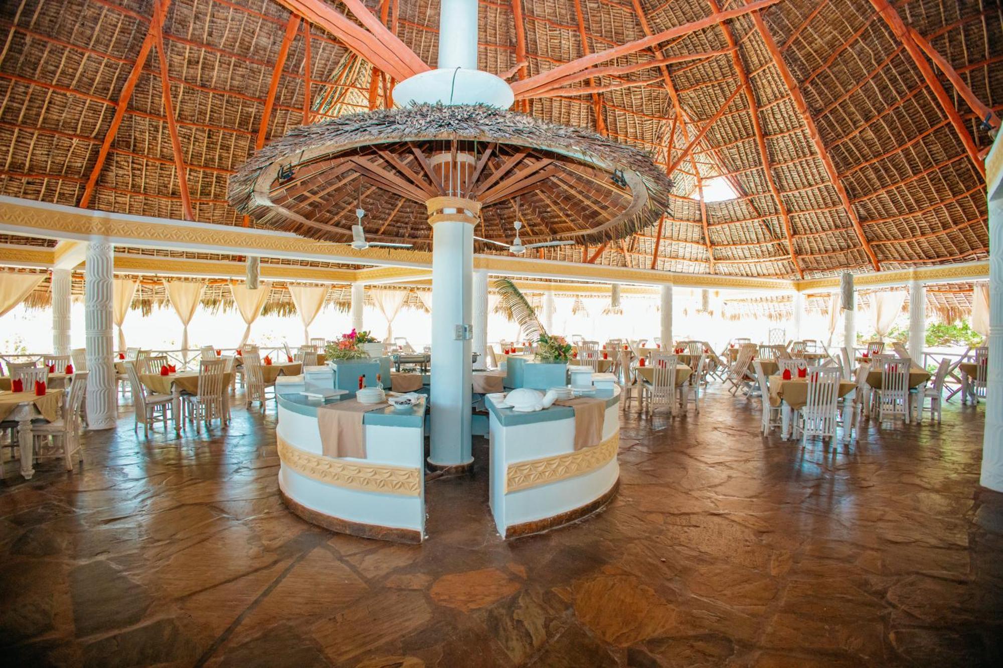 Twiga Beach Resort Watamu Exterior photo