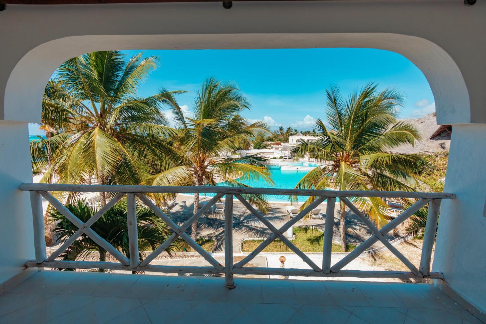Twiga Beach Resort Watamu Exterior photo