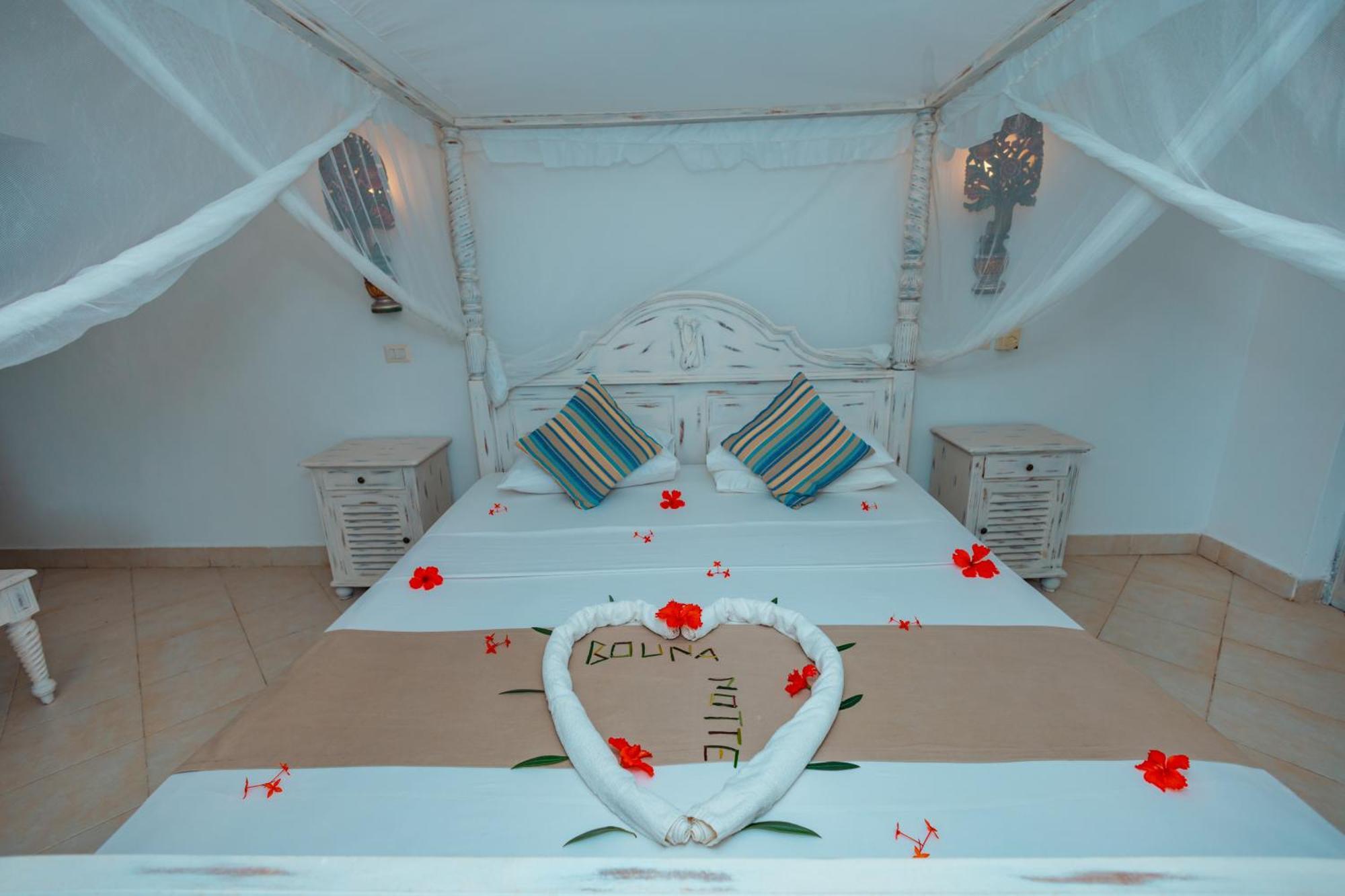 Twiga Beach Resort Watamu Exterior photo