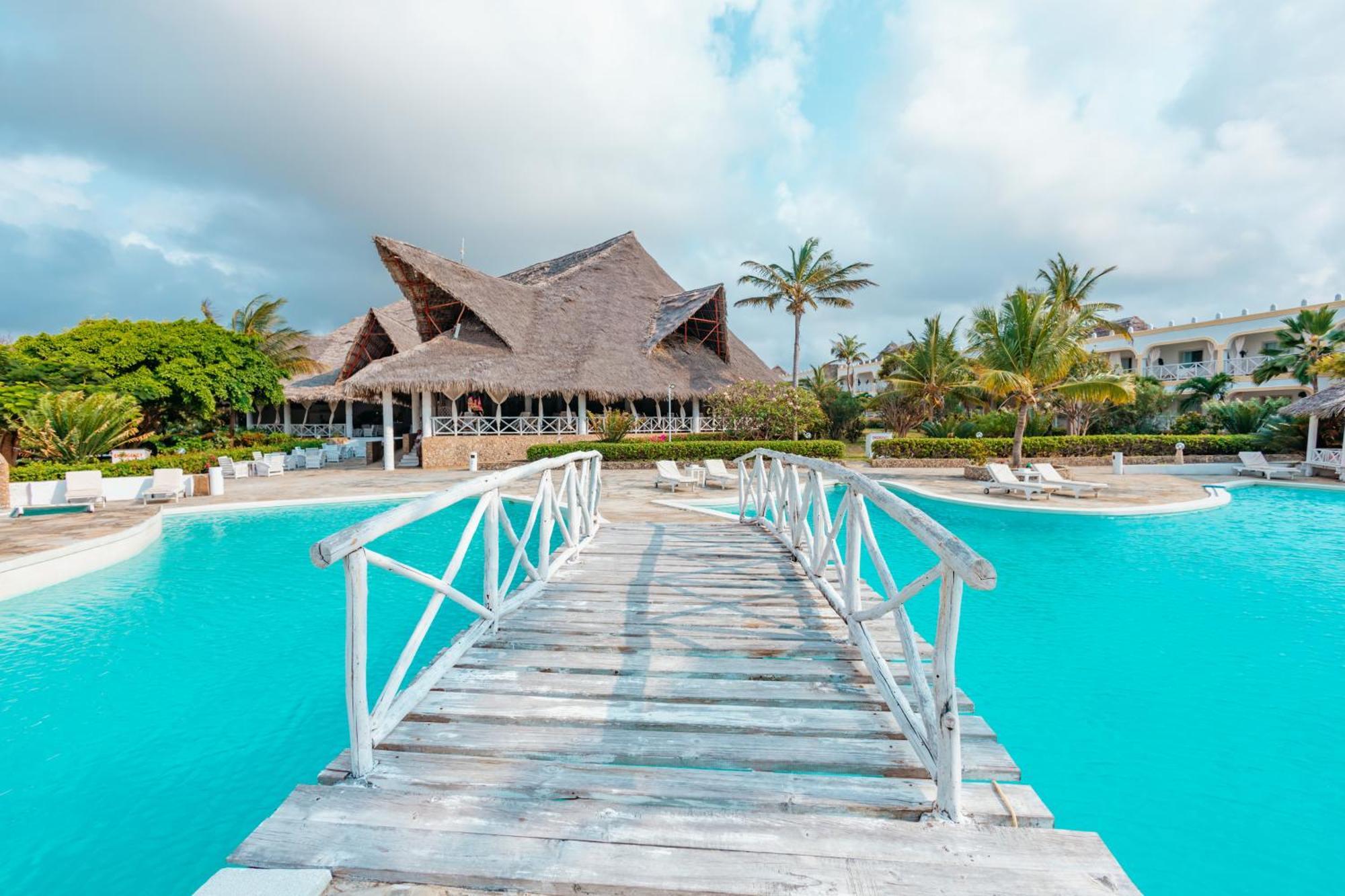 Twiga Beach Resort Watamu Exterior photo