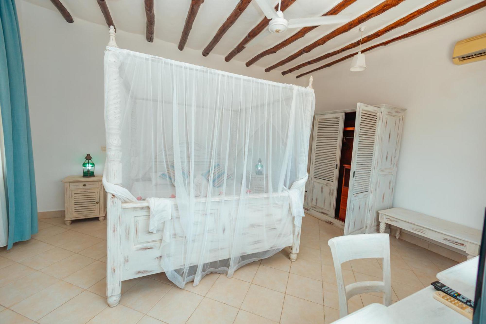 Twiga Beach Resort Watamu Exterior photo