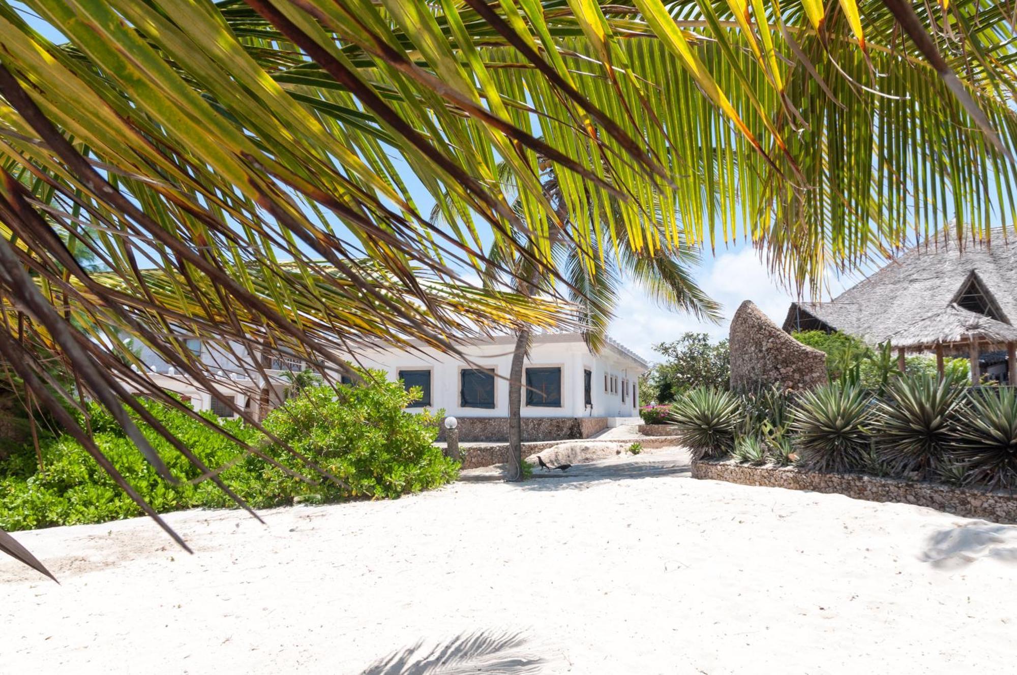 Twiga Beach Resort Watamu Exterior photo