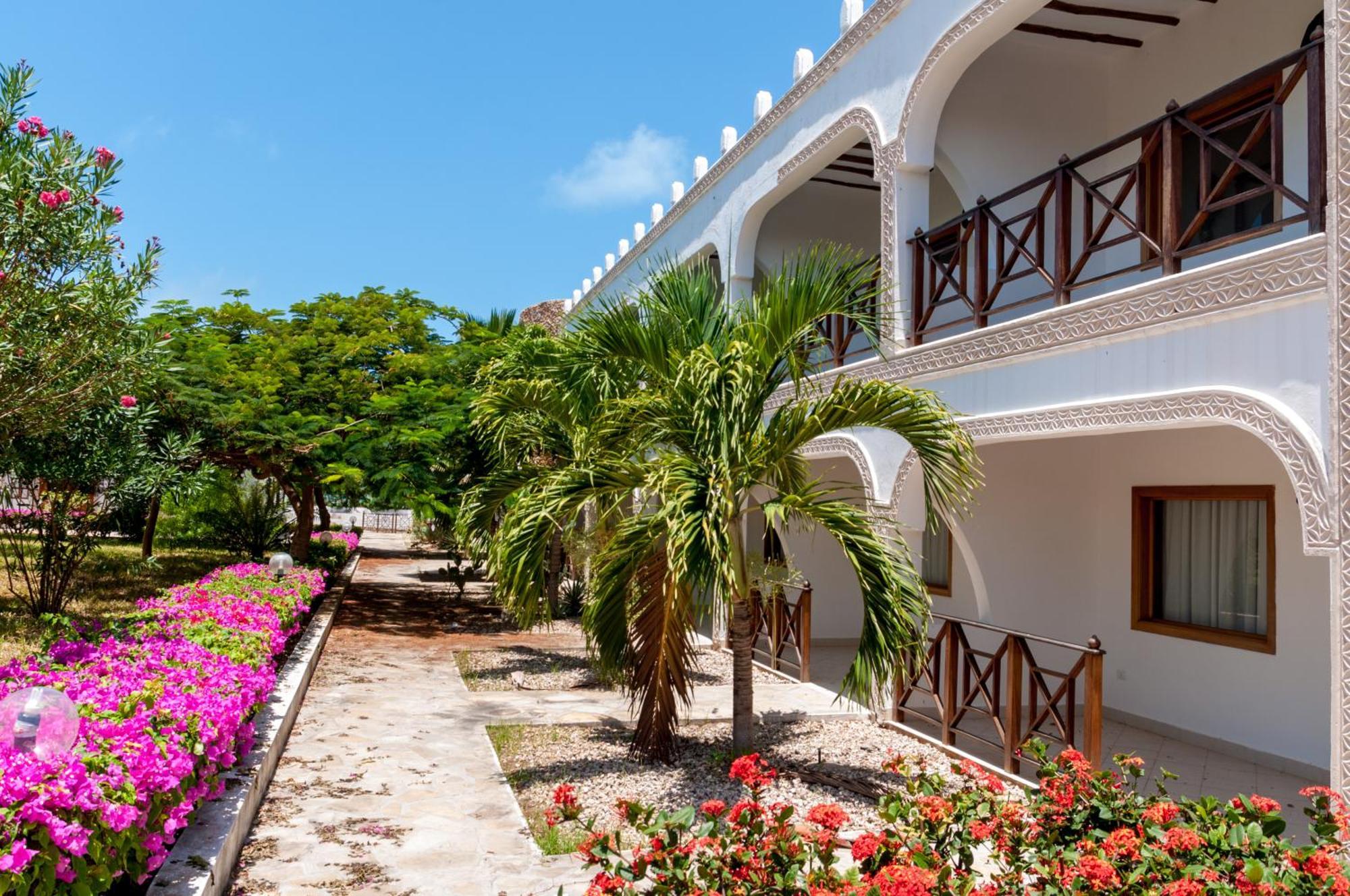 Twiga Beach Resort Watamu Exterior photo