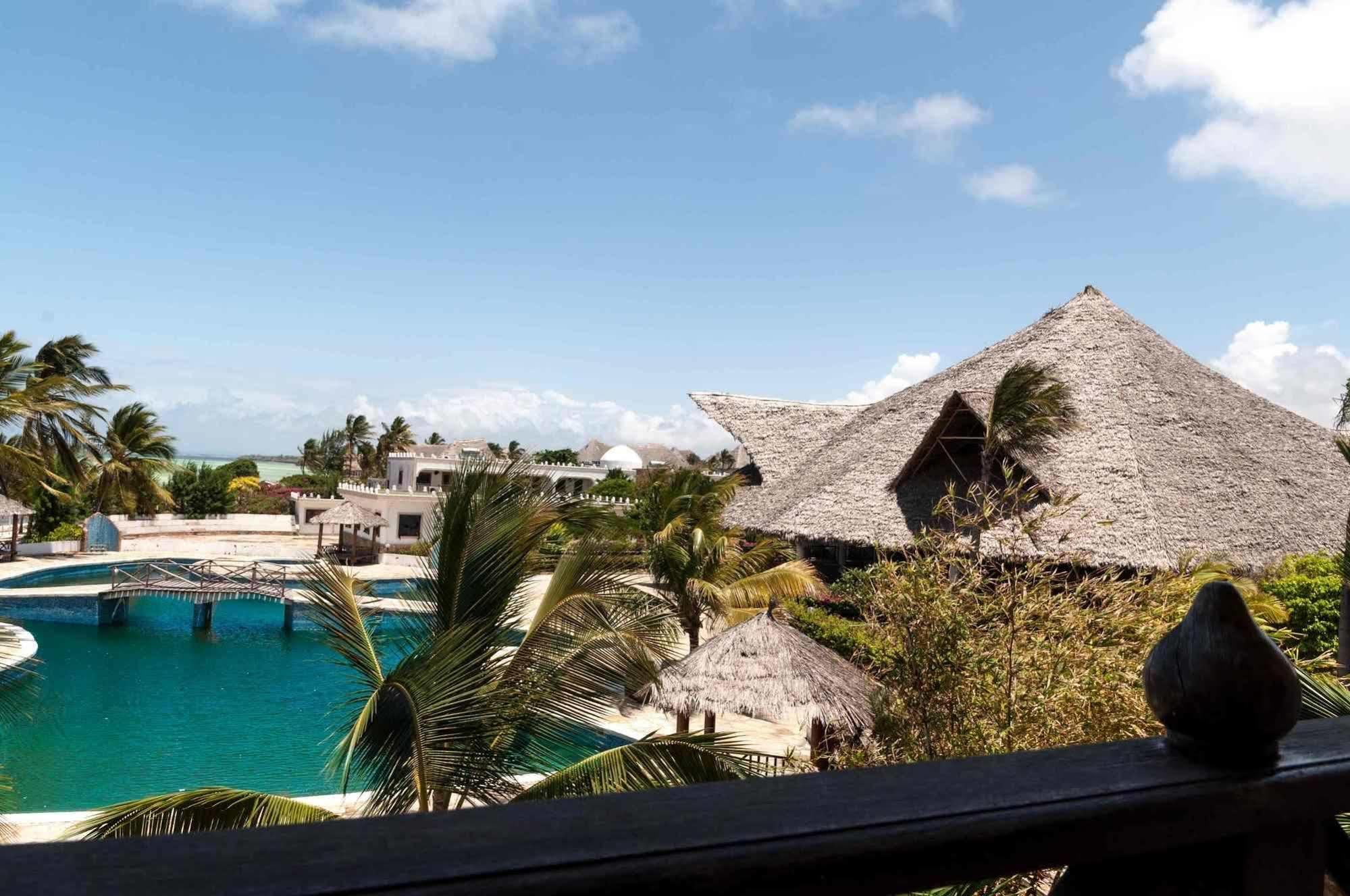 Twiga Beach Resort Watamu Exterior photo